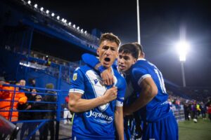 En la noche de los penales, Vélez se alejó del descenso y profundizó el mal momento de Independiente
